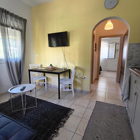 Cozy Apartment 伊利索斯 外观 照片